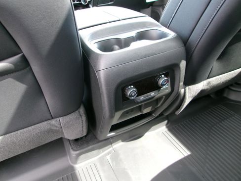 New 2026 Chevrolet Traverse LT FWD image 14