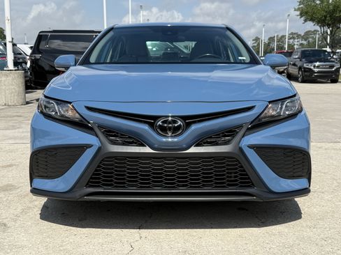 Used 2024 Toyota Camry SE FWD image 11