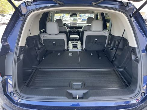 New 2025 Honda Pilot Touring image 6