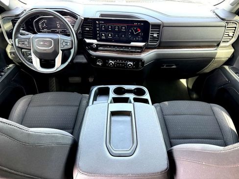 Used 2024 GMC Sierra 1500 SLE image 28