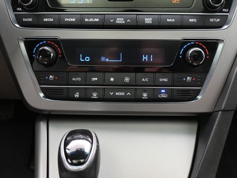 Used 2015 Hyundai Sonata Limited w/ Option Group 05 image 32