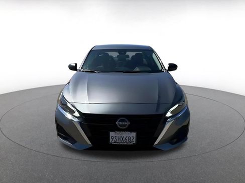 Used 2025 Nissan Altima 2.5 SV FWD image 4