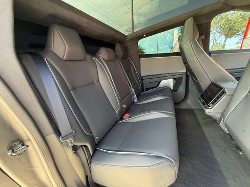 Used 2025 Tesla Cybertruck AWD Crew Cab image 18