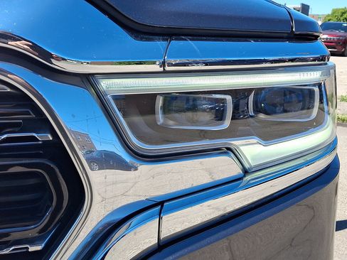 Used 2022 RAM 1500 Limited AWD/4WD image 9