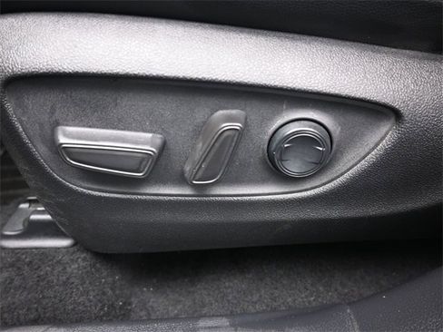 Used 2022 Toyota Highlander XLE image 33