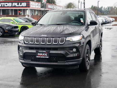 Used 2022 Jeep Compass Latitude AWD/4WD image 4