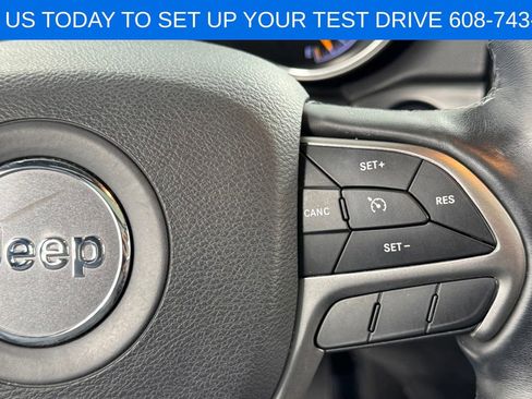 Used 2019 Jeep Grand Cherokee Limited w/ Luxury Group II AWD/4WD image 23