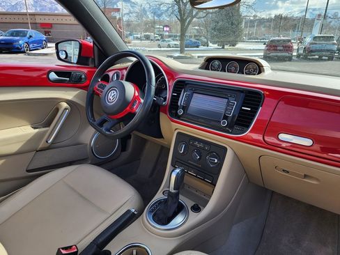 Used 2014 Volkswagen Beetle TDI image 12