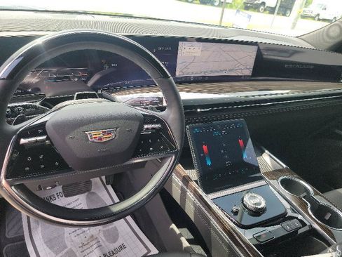 Used 2026 Cadillac Escalade 4WD image 12