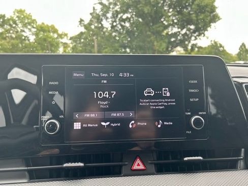 Used 2025 Kia Sportage LX FWD image 22