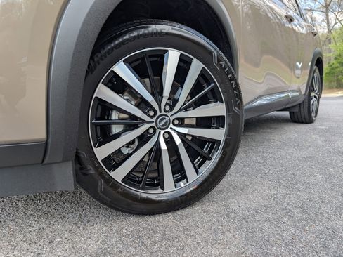 Used 2024 Nissan Pathfinder Platinum w/ Cargo Package image 37