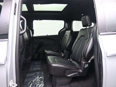 New 2026 Chrysler Pacifica Select w/ S Appearance Package AWD/4WD image 24