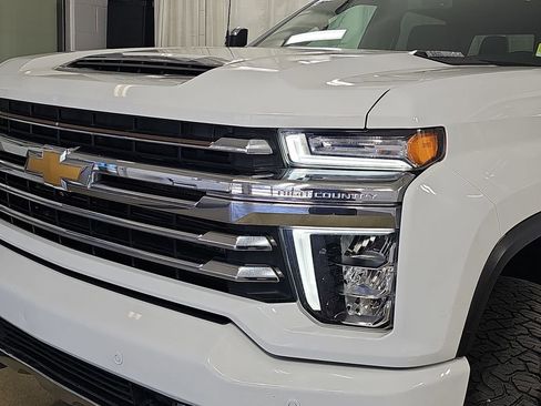 Used 2022 Chevrolet Silverado 2500 High Country AWD/4WD image 37