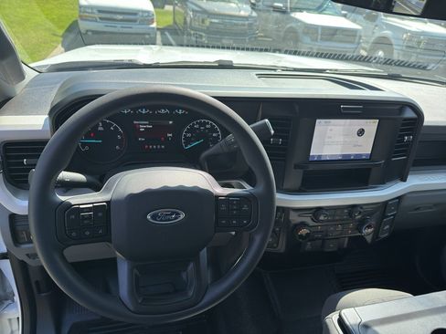 New 2025 Ford F350 XL w/ XL Chrome Package image 19