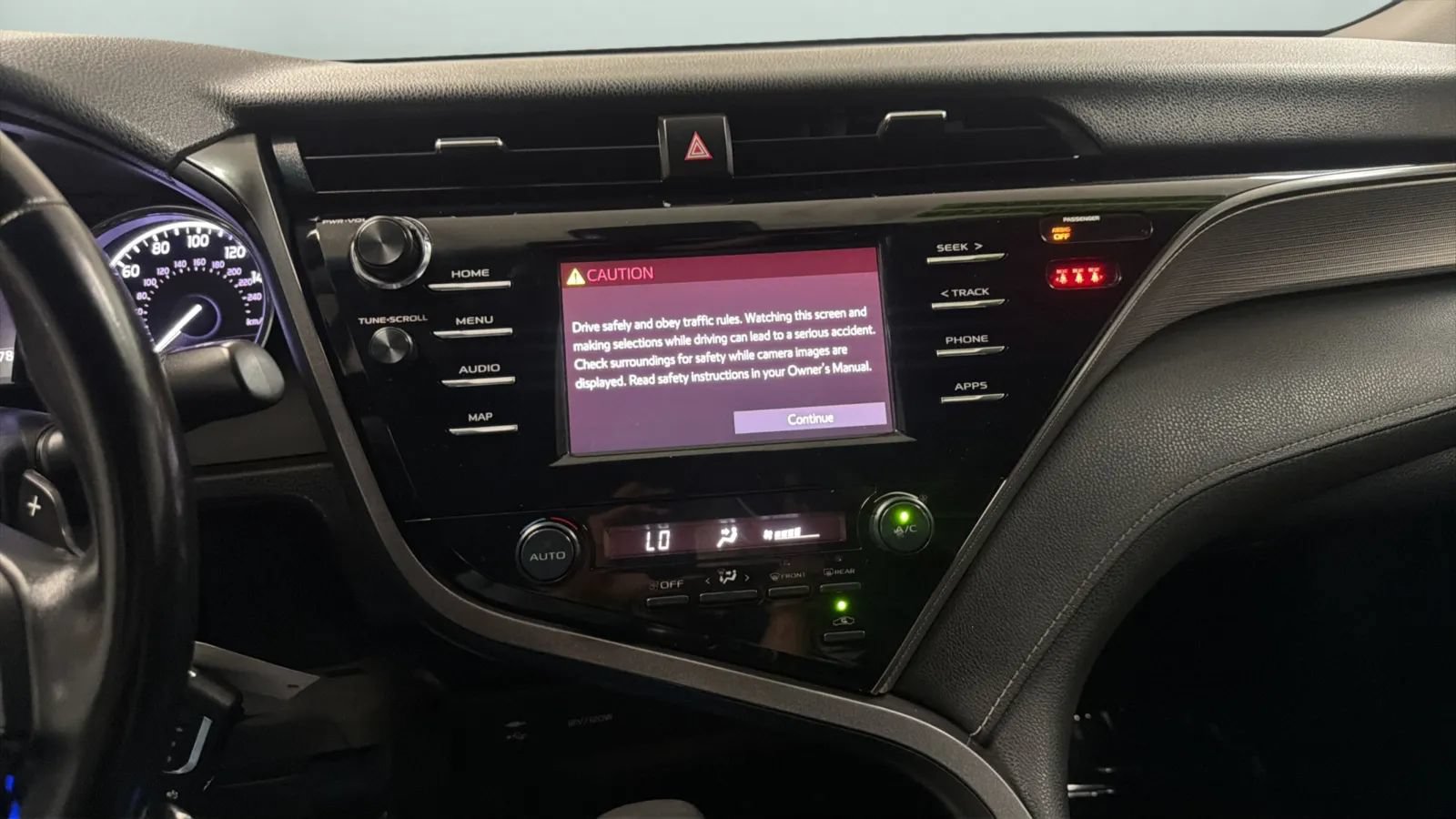 Used 2019 Toyota Camry SE FWD image 14