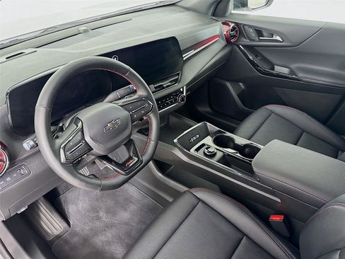 Used 2025 Chevrolet Equinox RS w/ Safety and Technology Package image 11