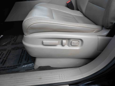 Used 2010 Honda Pilot EX-L image 12