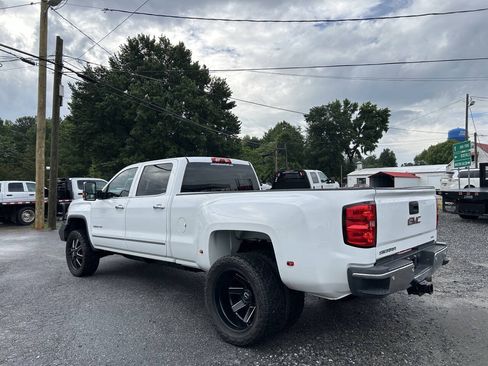 Used 2015 GMC Sierra 3500 SLT w/ Duramax Plus Package AWD/4WD image 9