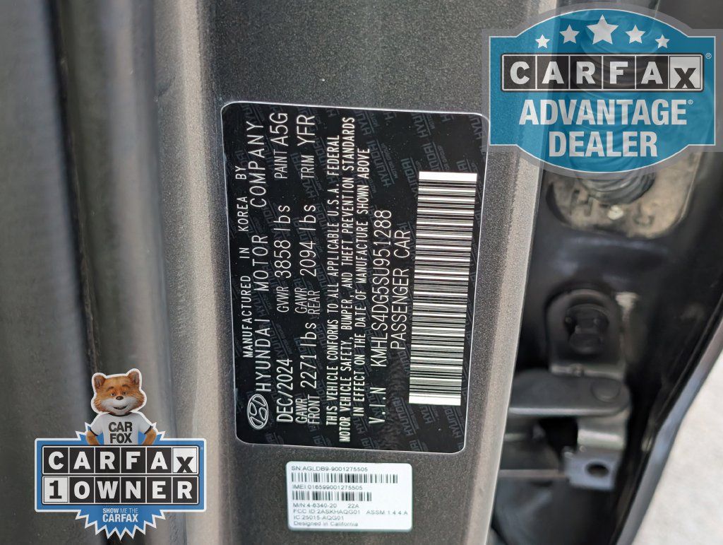 Used 2025 Hyundai Elantra SEL FWD image 35