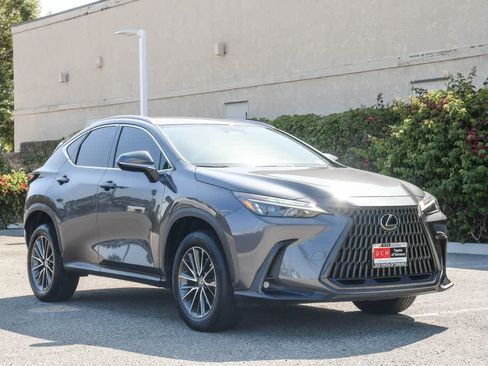 Used 2023 Lexus NX 250 FWD image 3