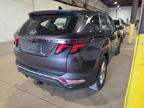 Used 2022 Hyundai Tucson SE image 2