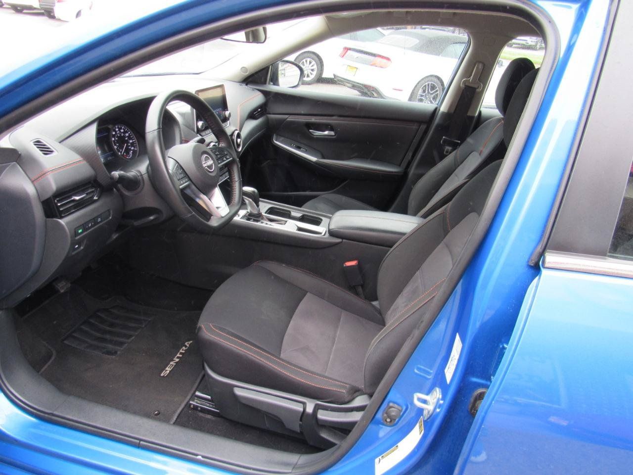 Used 2025 Nissan Sentra SR FWD image 12