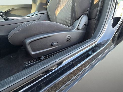 Used 2018 Dodge Challenger SXT w/ Driver Convenience Group image 5