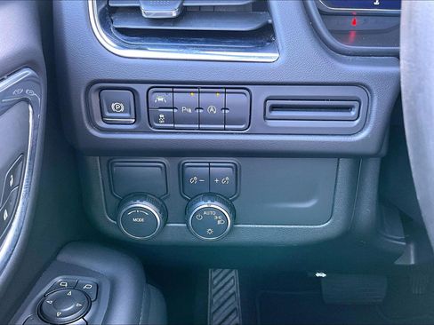Certified 2024 Chevrolet Tahoe LT RWD image 26