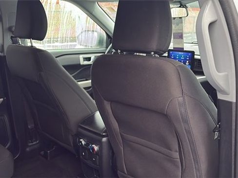 Used 2021 Ford Explorer XLT image 28
