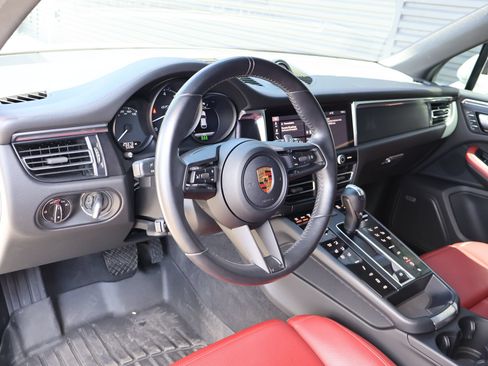 Certified 2022 Porsche Macan GTS AWD/4WD image 4