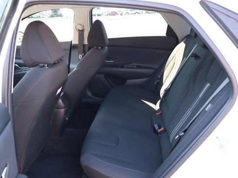 Used 2024 Hyundai Elantra SEL w/ Convenience Package image 22