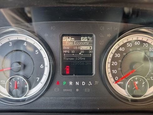 Used 2019 RAM 1500 Classic SLT image 31