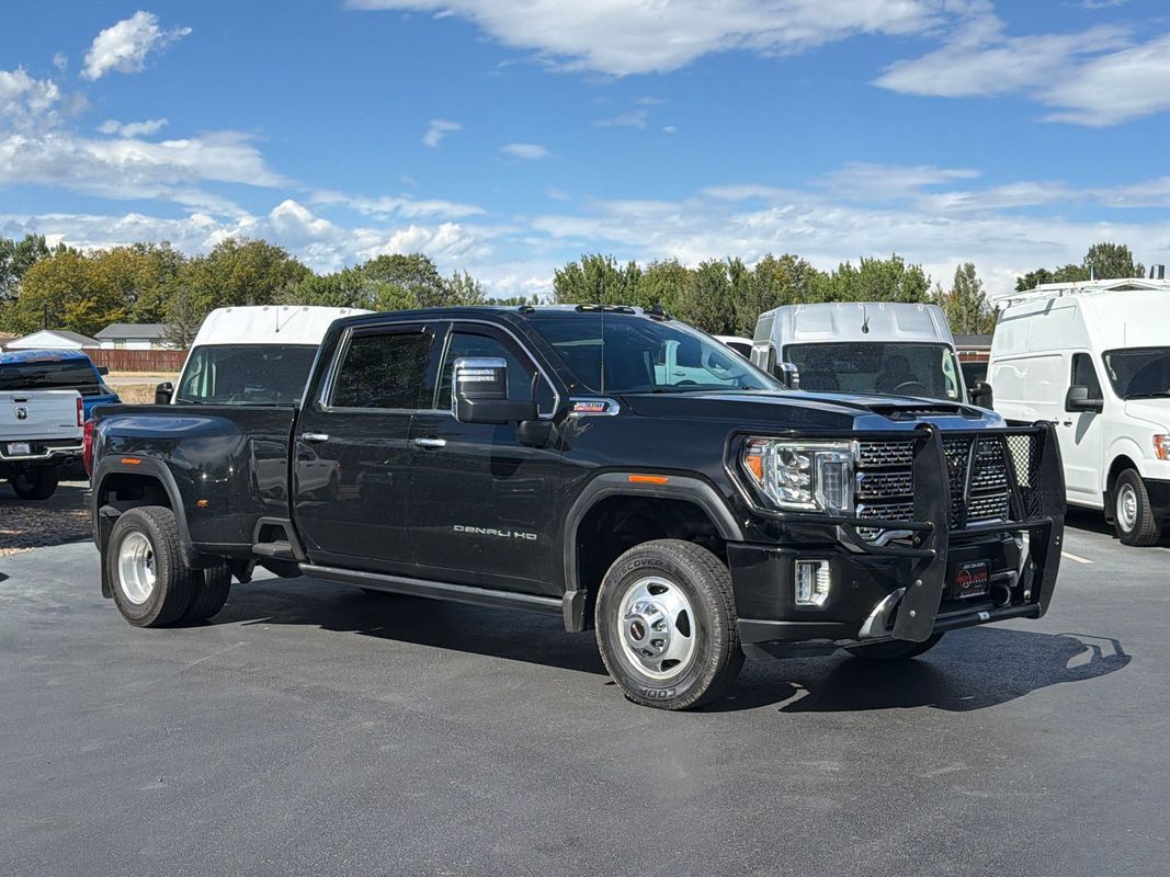 Used 2022 GMC Sierra 3500 Denali AWD/4WD image 3