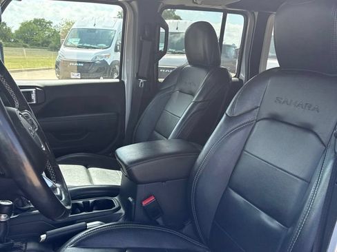 Used 2022 Jeep Wrangler Unlimited Sahara w/ Cold Weather Group AWD/4WD image 10