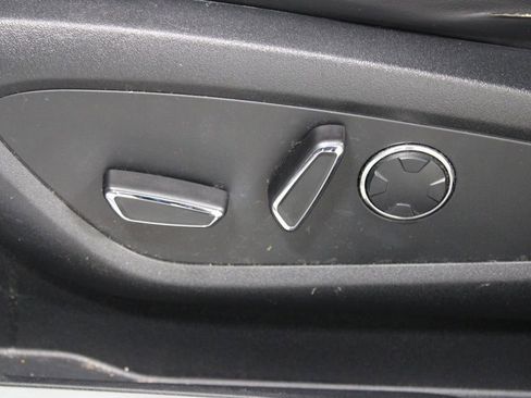 Used 2019 Lincoln MKC Select w/ Select Plus Package image 17