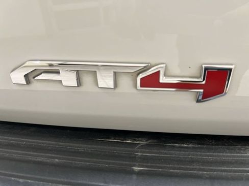 Used 2023 GMC Yukon XL AT4 AWD/4WD image 30