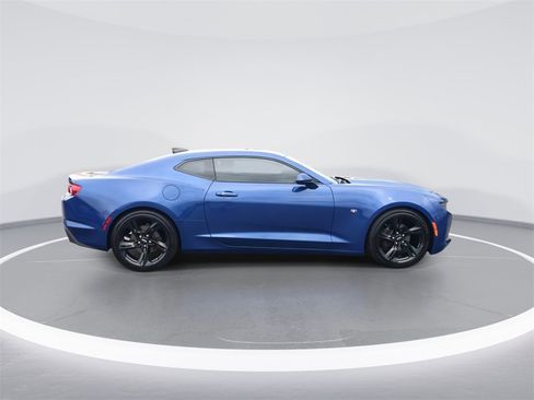 Used 2021 Chevrolet Camaro LT image 9