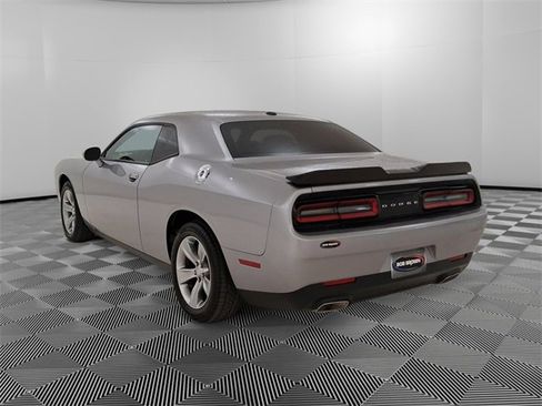 Used 2016 Dodge Challenger SXT w/ Driver Convenience Group image 5