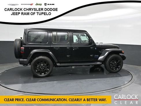 Used 2025 Jeep Wrangler Unlimited Sahara AWD/4WD image 4