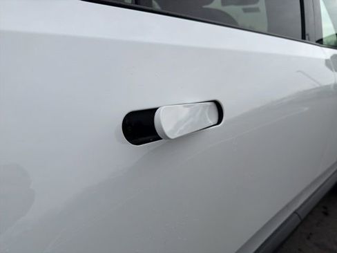 Used 2024 Rivian R1S Adventure image 10