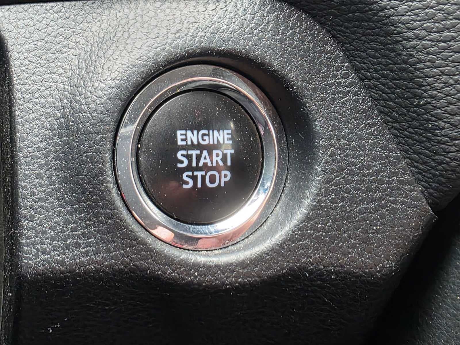 Used 2023 Toyota RAV4 XLE FWD image 32