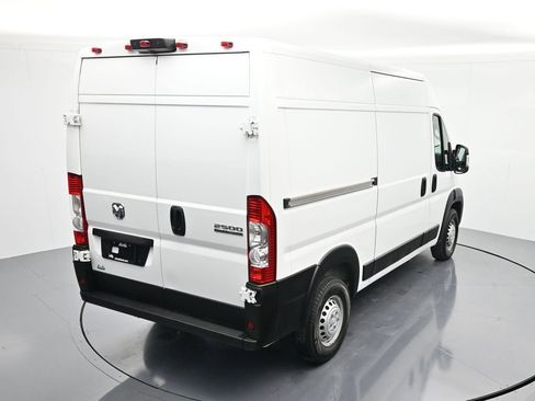 Used 2025 RAM ProMaster 2500 w/ Convenience Group FWD image 29