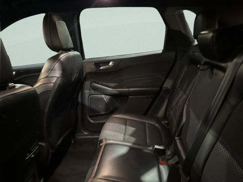 Used 2024 Ford Escape ST-Line image 11