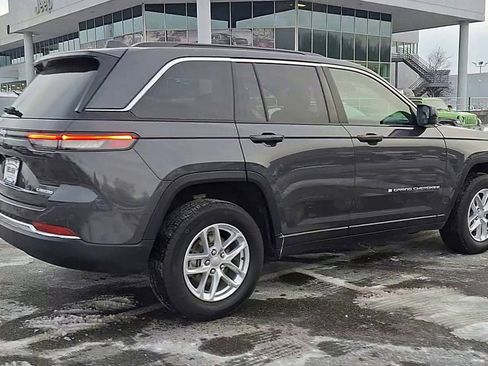 Used 2025 Jeep Grand Cherokee Laredo X image 8