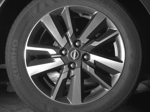 Used 2025 Nissan Versa SV image 15