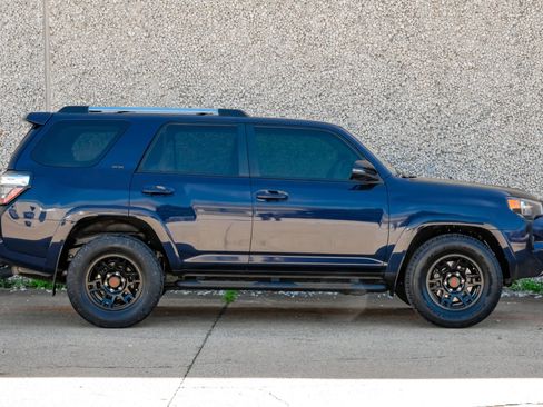 Used 2023 Toyota 4Runner SR5 Premium w/ Moonroof Package image 9