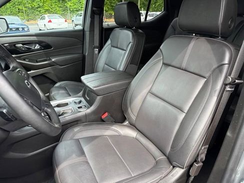 Used 2023 Chevrolet Traverse RS AWD/4WD image 13