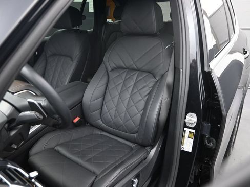 Certified 2025 BMW X5 sDrive40i w/ Climate Comfort Package RWD image 13