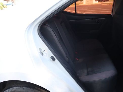 Used 2018 Toyota Corolla LE FWD image 21