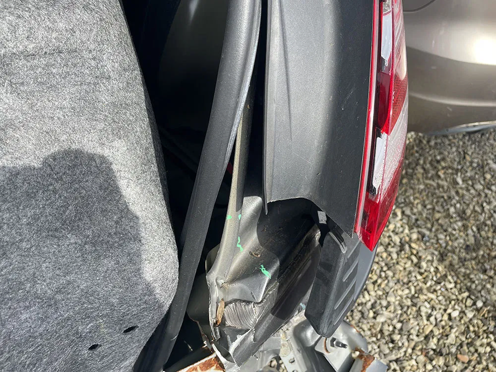 Used 2018 Ford Taurus SEL w/ Equipment Group 201A FWD image 11
